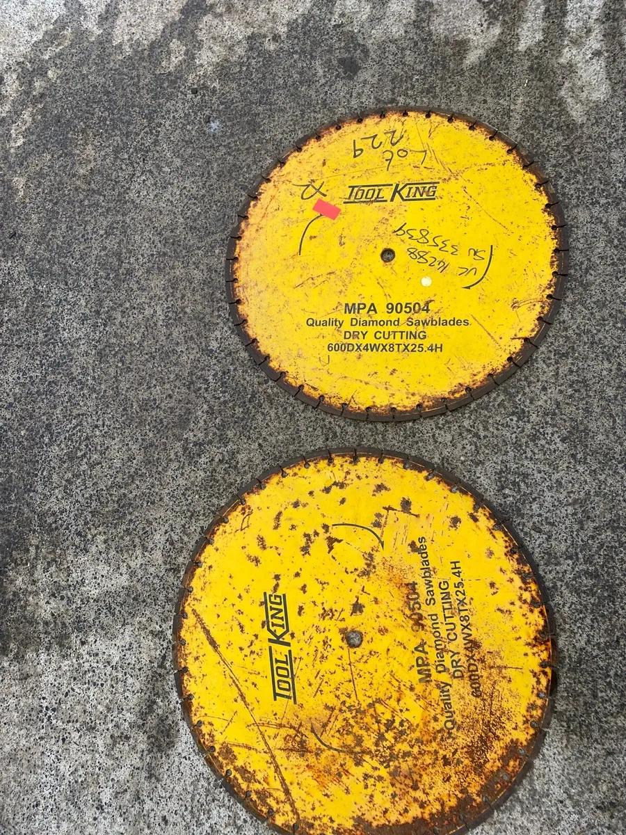 Road saw blades