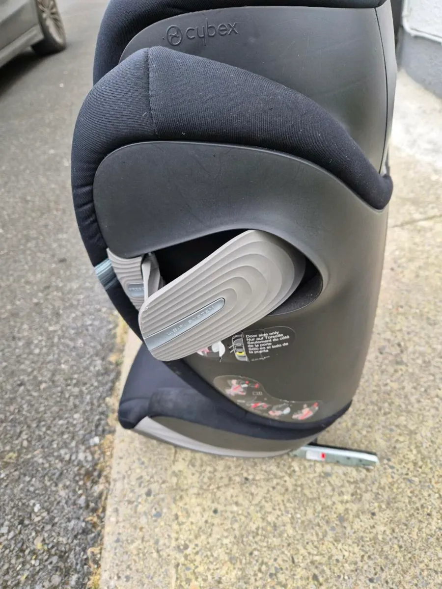 Cybex Car seat - Image 2
