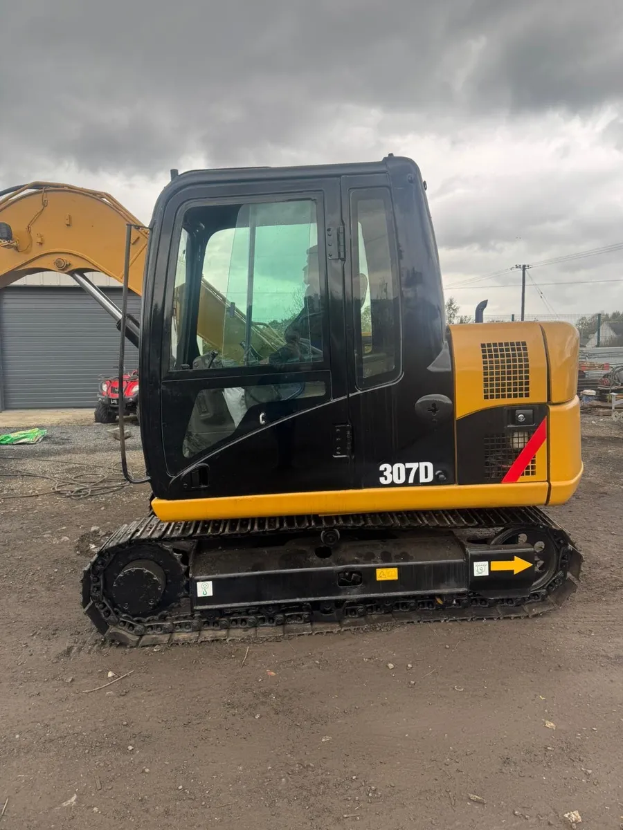 Mini digger - Image 2