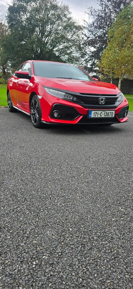 Honda Civic 2017 - Image 2