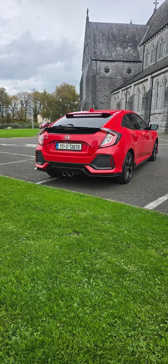 Honda Civic 2017 - Image 4