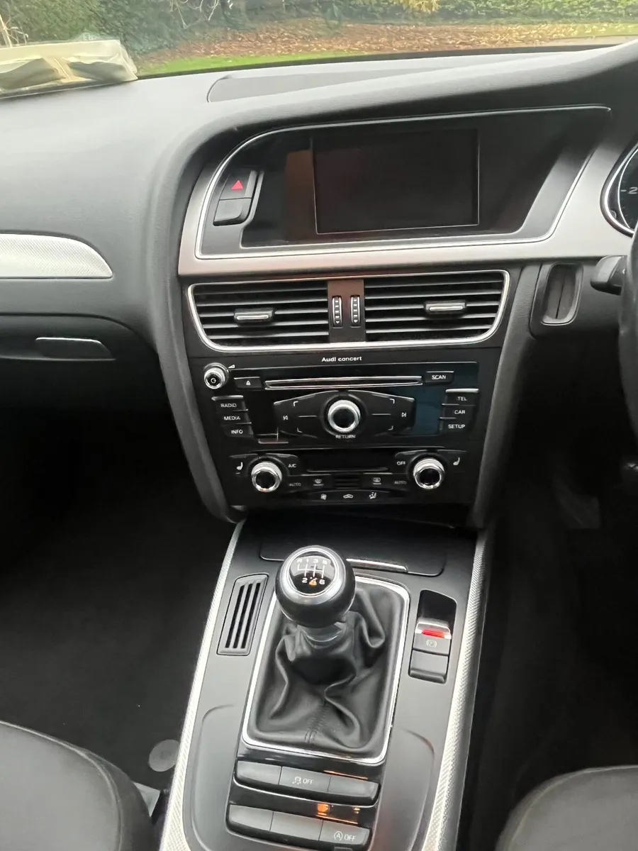 Audi A4 2014 - Image 2