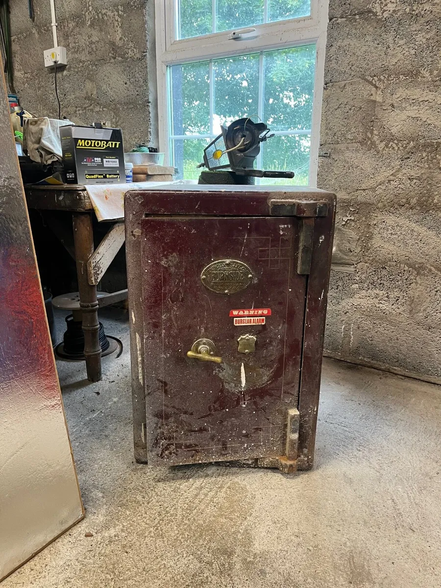 Large Antique Safe - Image 1