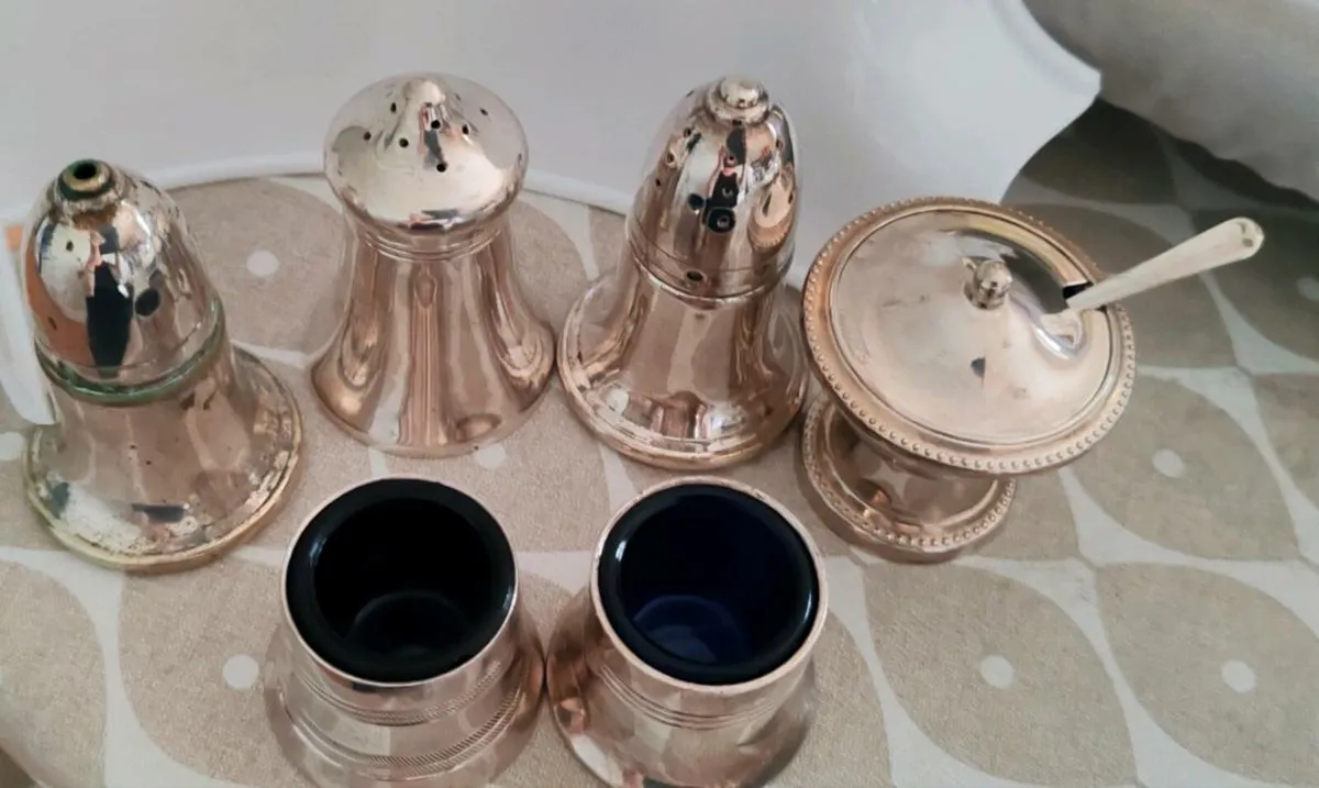 6 vintage salt, pepper and mustard pots - Image 3