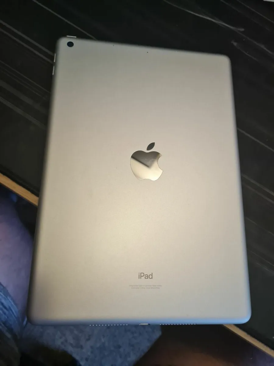Ipad 9th gen 64GB - Image 2