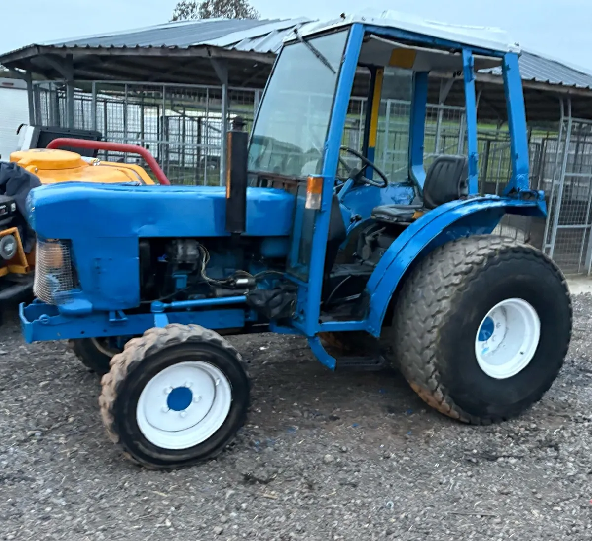 New Holland 1910 Compact  Tractor 4x4 - Image 1