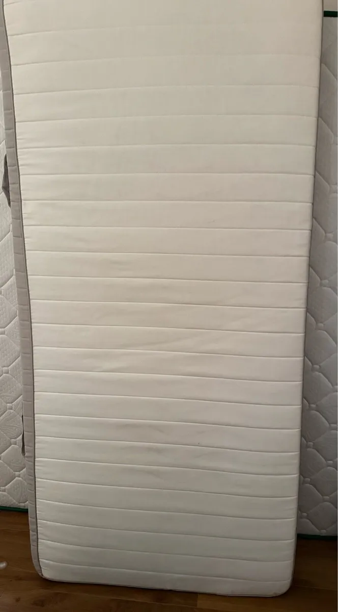 Single mattress - Image 1
