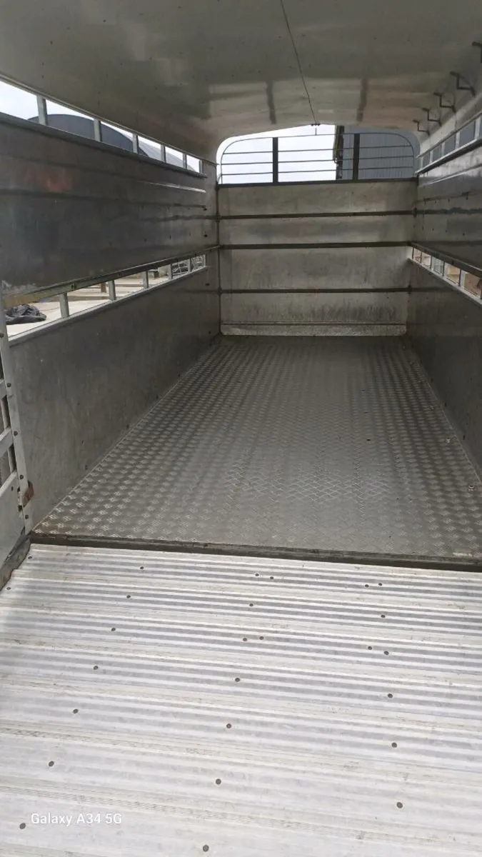 Trailer - Image 4