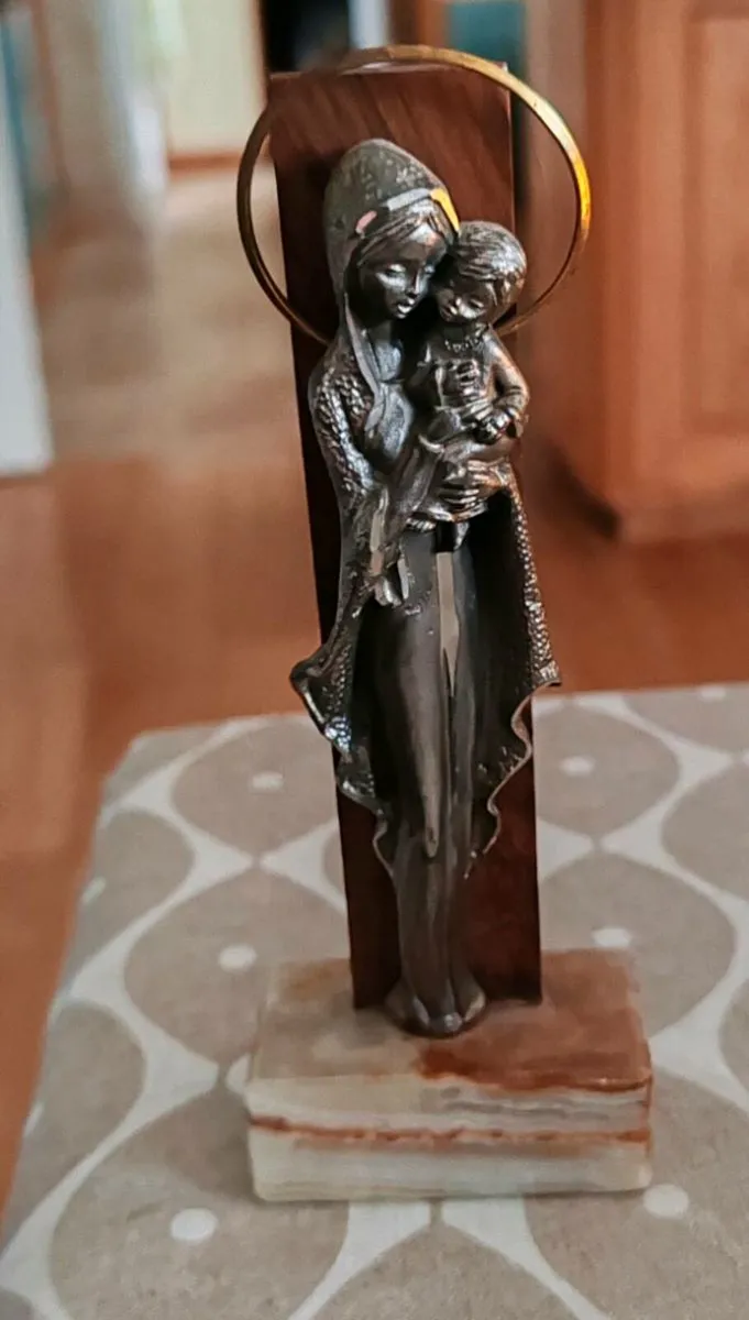 Madonna and child - Image 1