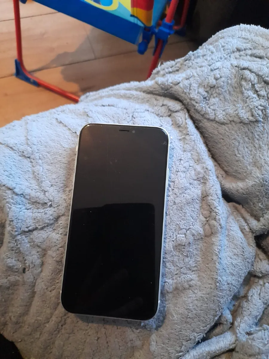 IPhone XR - Image 2