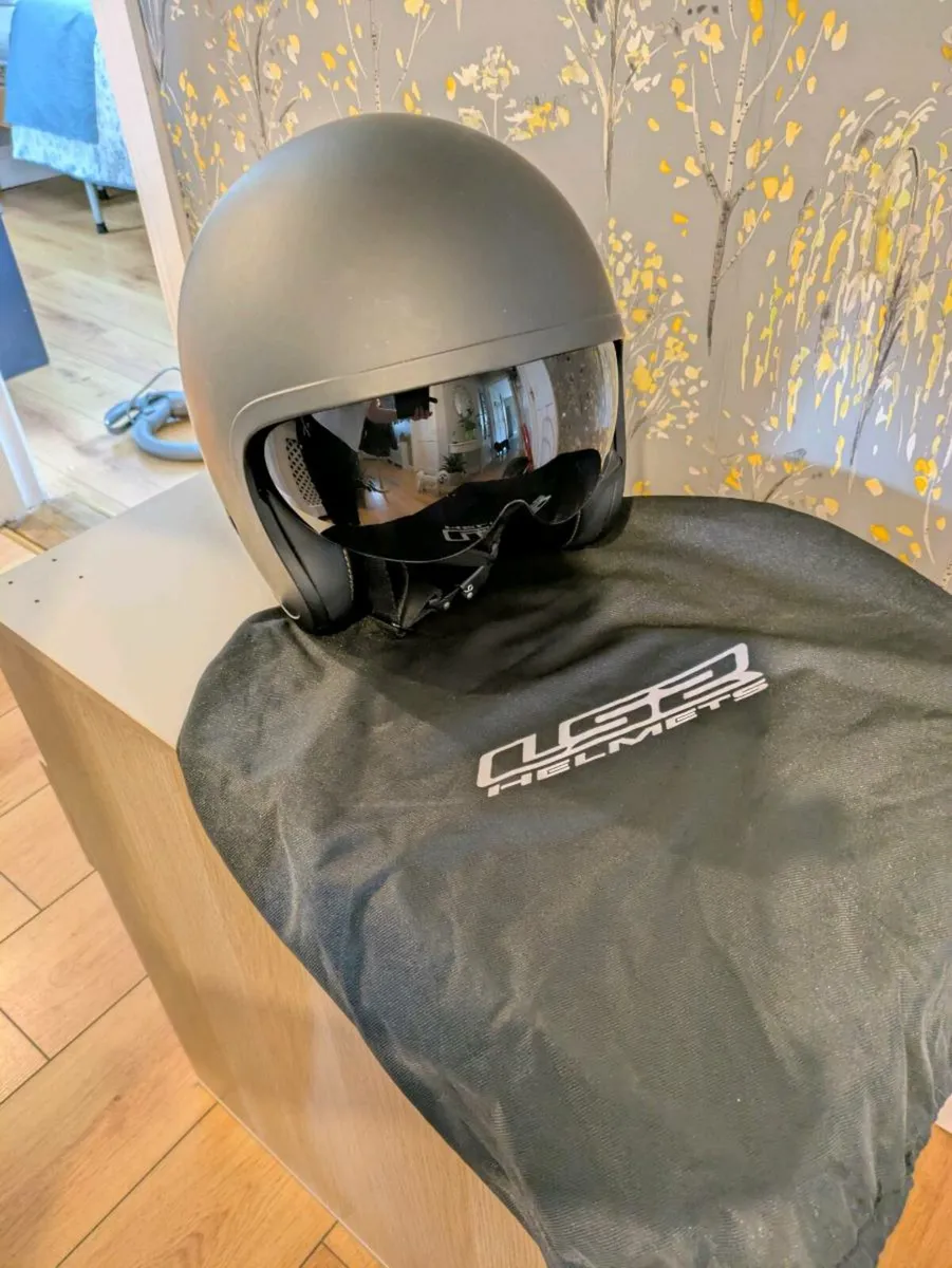New motorbike helmet - Image 2
