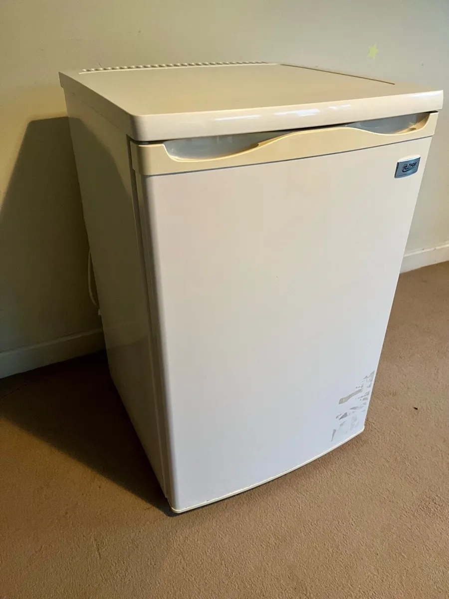 Under counter freezer - Image 2