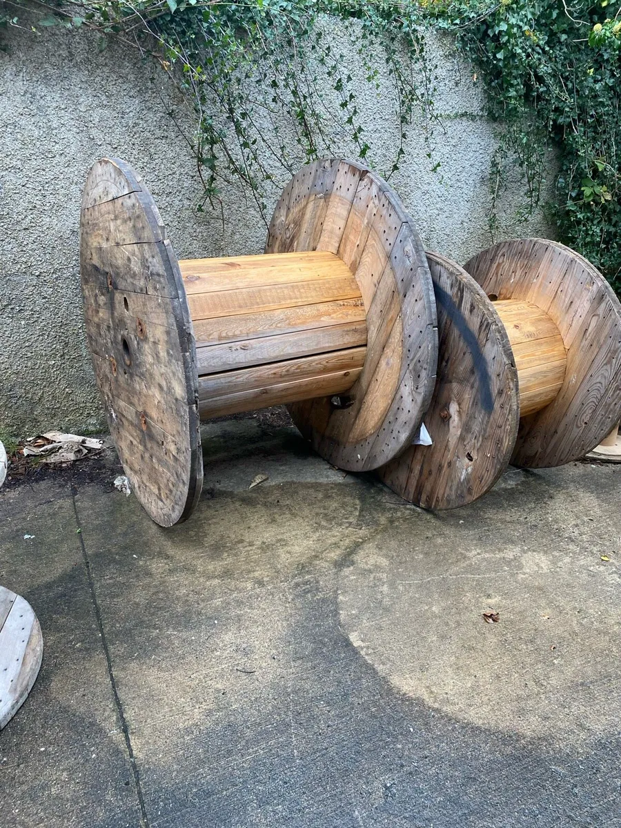 Cable drums - Image 1