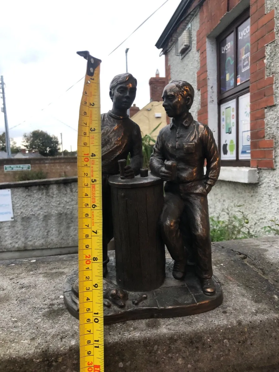 Bronze Sculpture “Having a Pint” Vintage Irish Max - Image 4