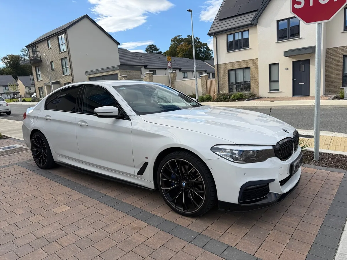 BMW 2020 530e - Image 1