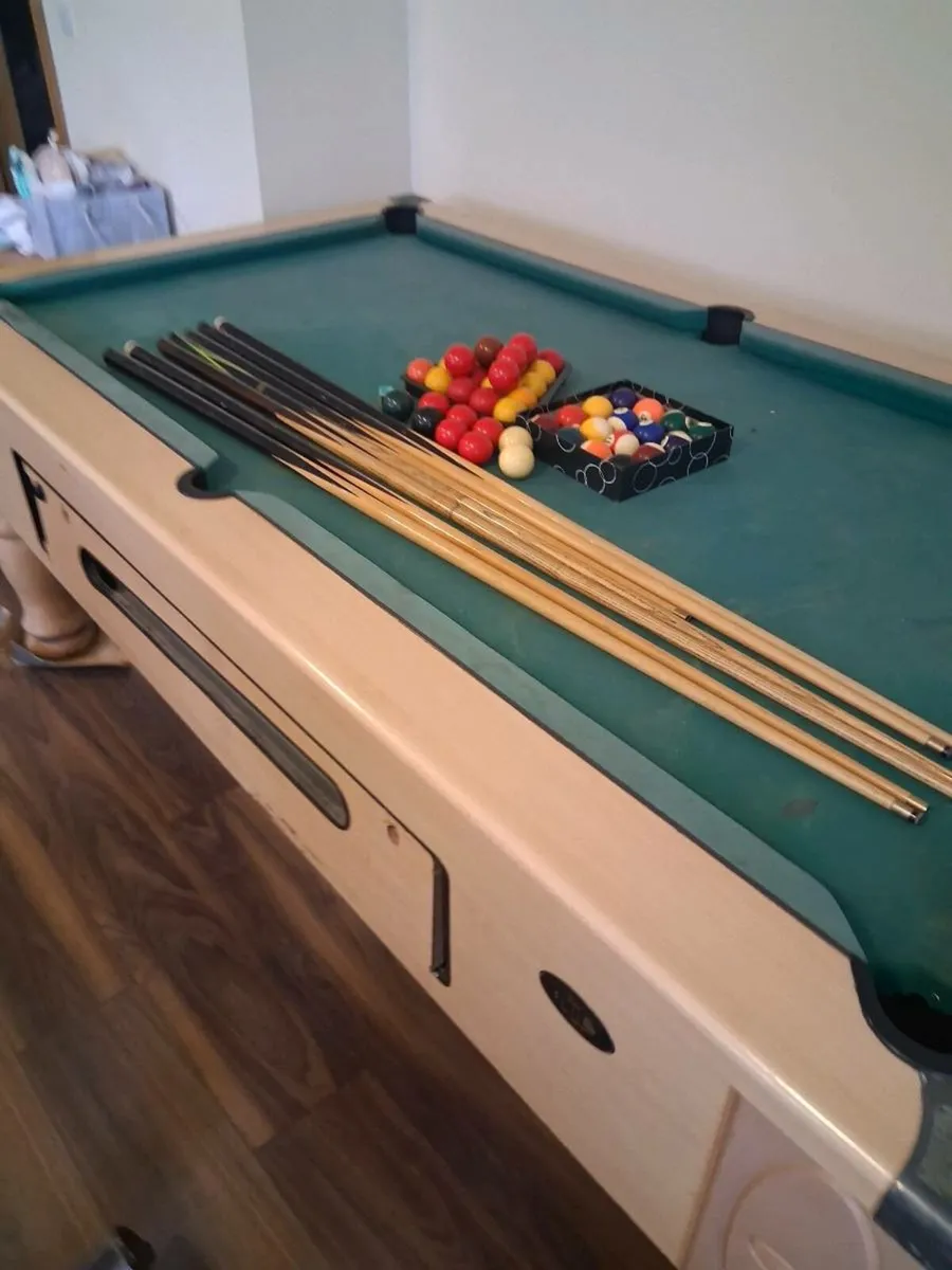 Pool table - Image 2
