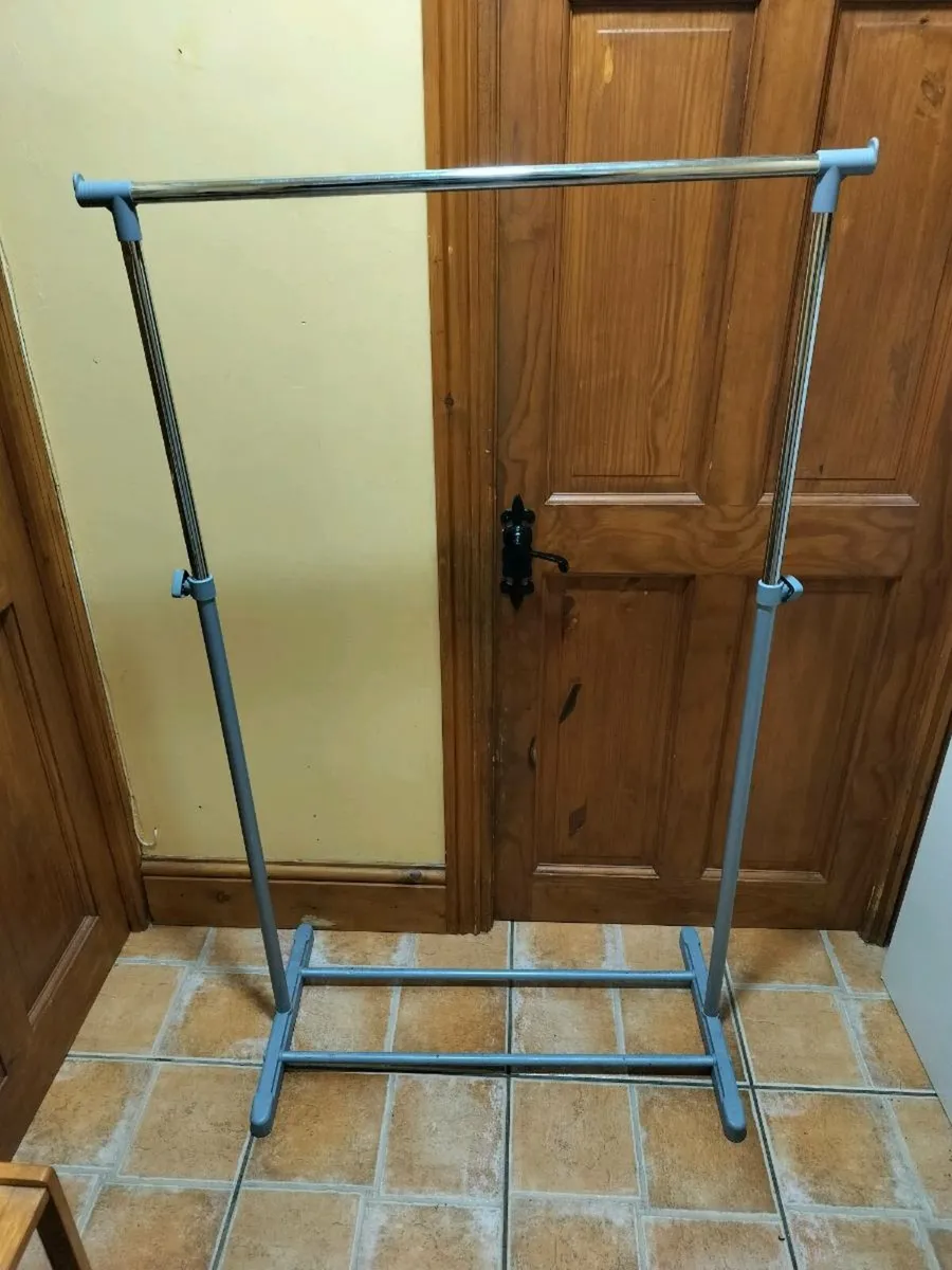 Clothes rail