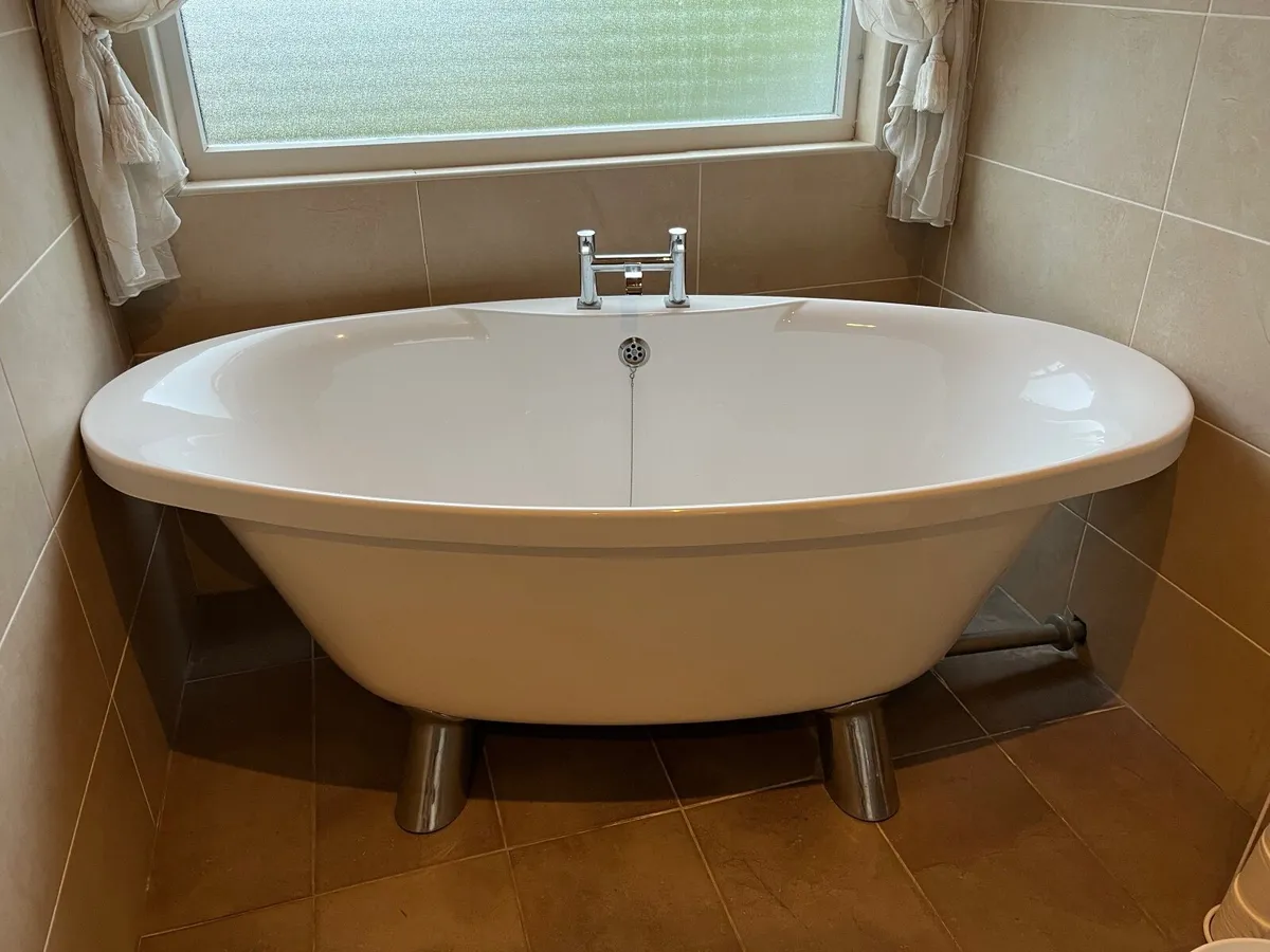 Free standing Bath including taps - Image 1