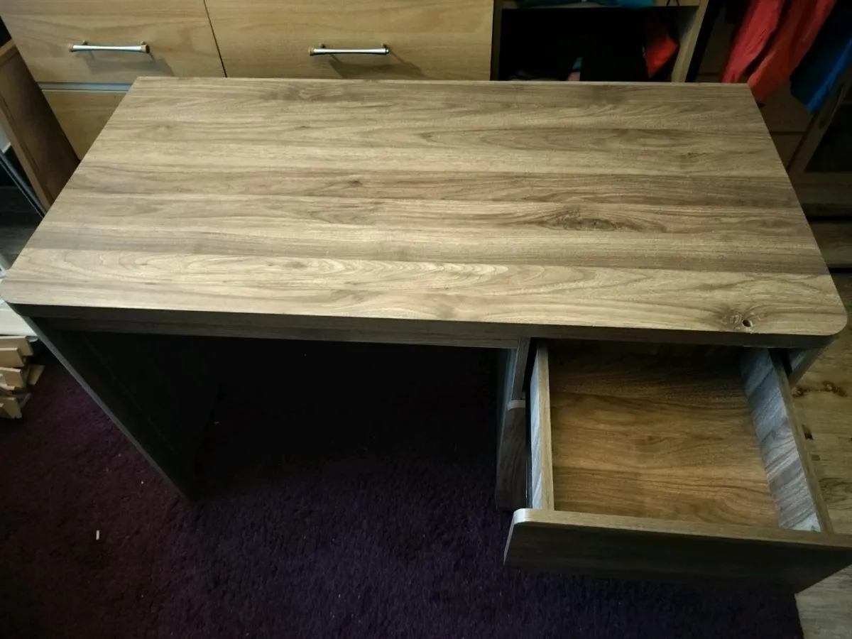 Office desk - Image 2