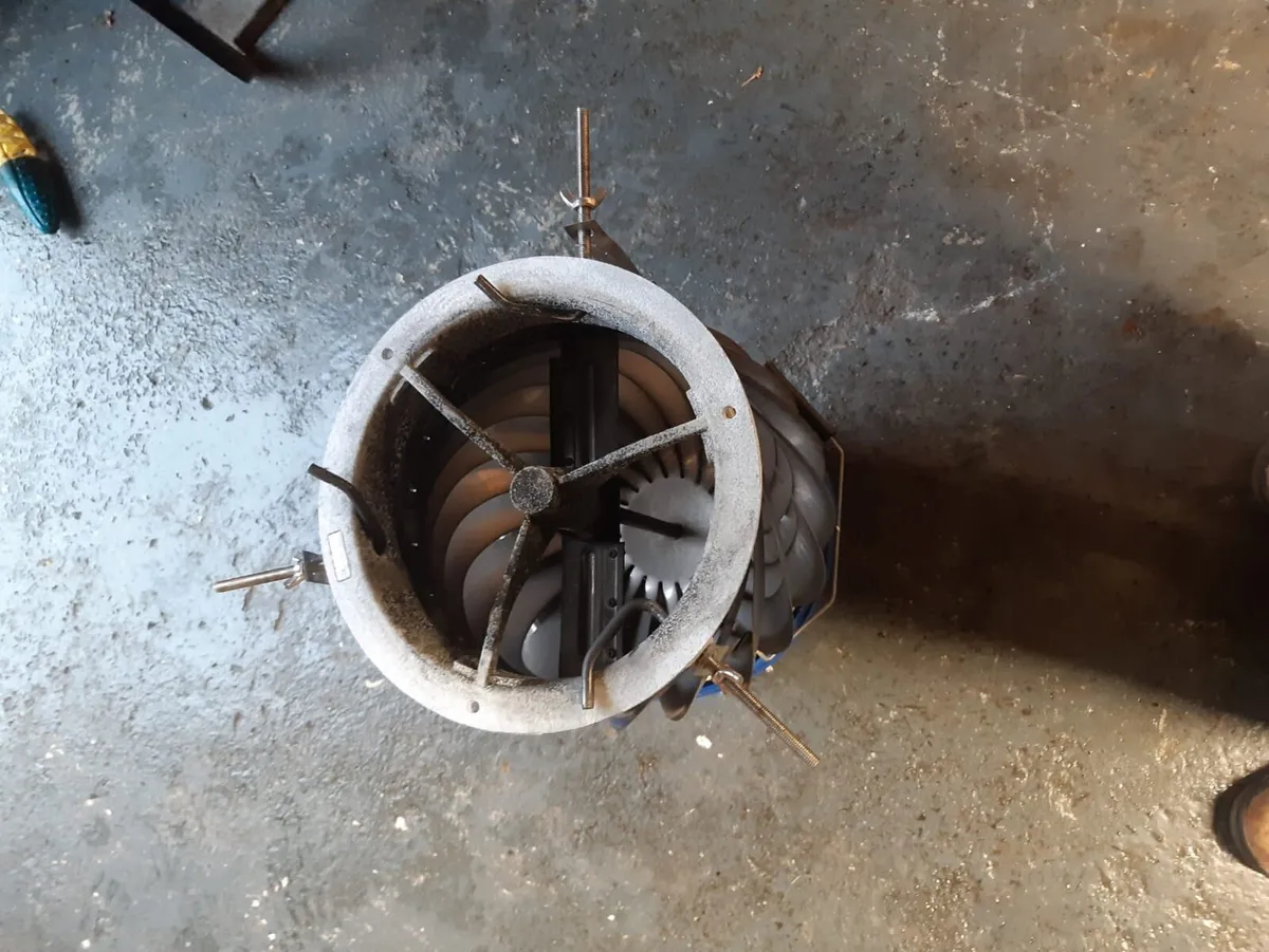 Chimney spinner - Image 2