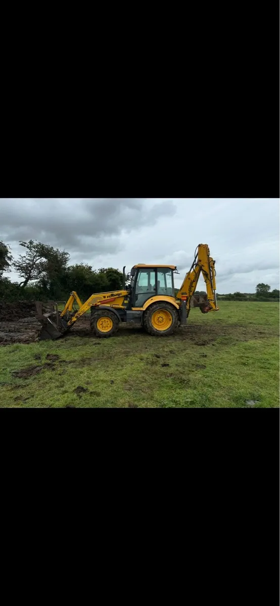 Loooing for a Transmission gearbox for Fermac 860 - Image 1