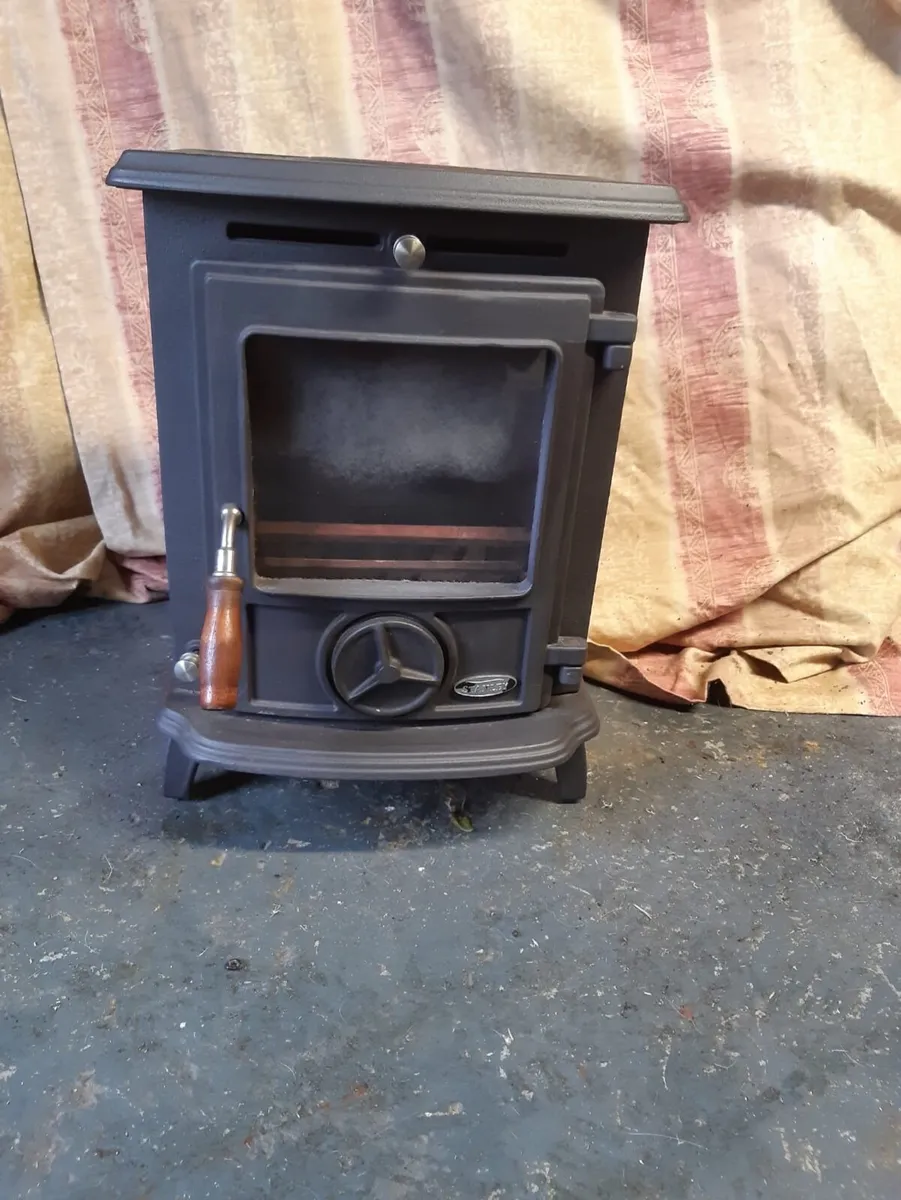 Oisin solid fuel stove, without boiler - Image 1