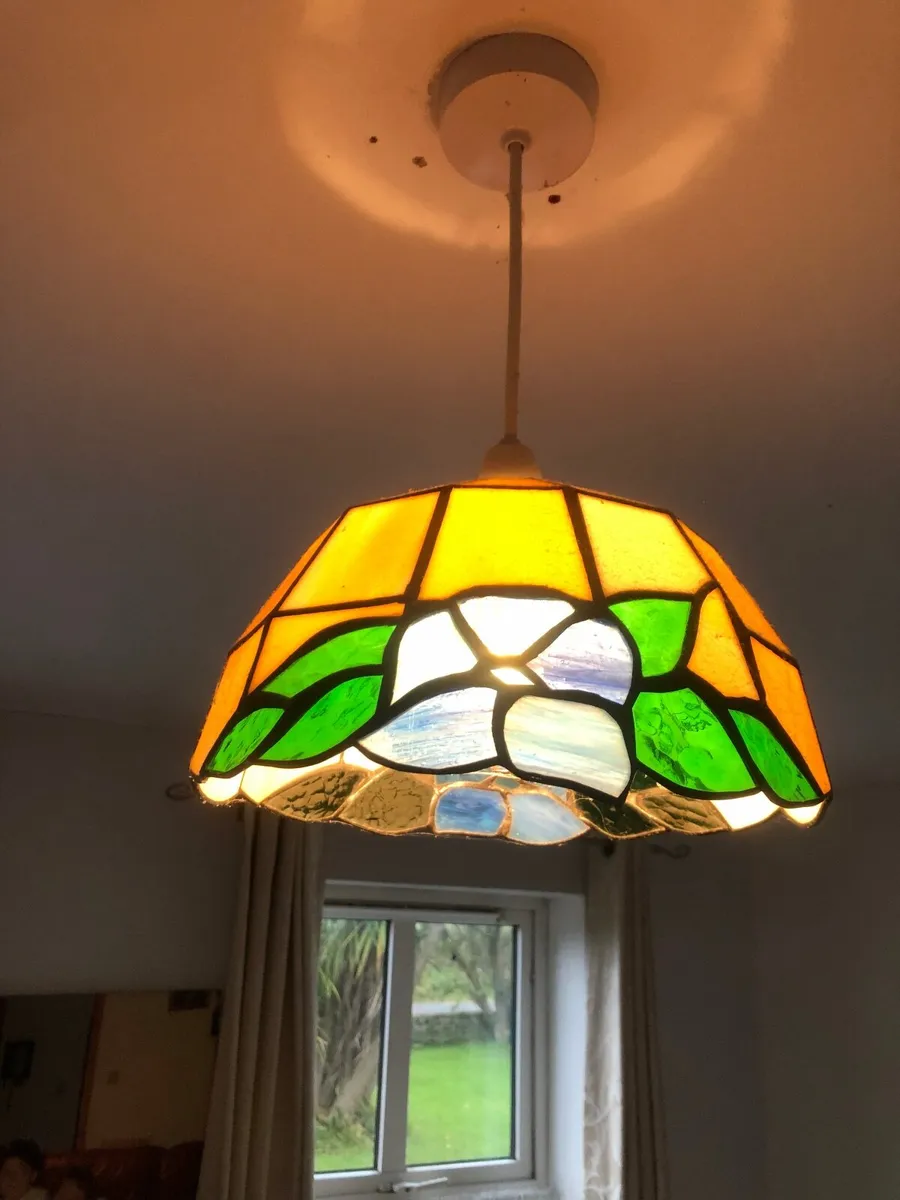 Tiffany StainGlass Lamp shades x 2 - Image 1