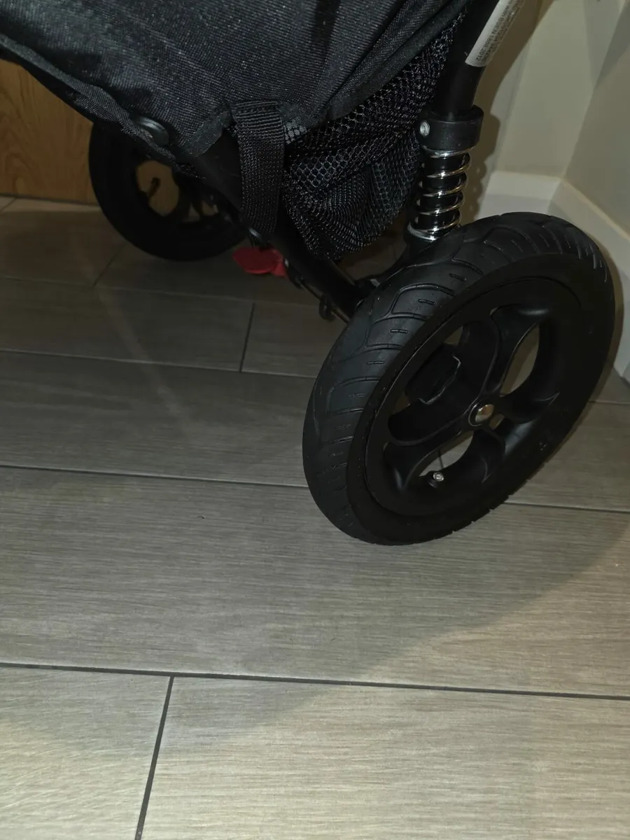 Out N About double stroller with Raincover - Image 2