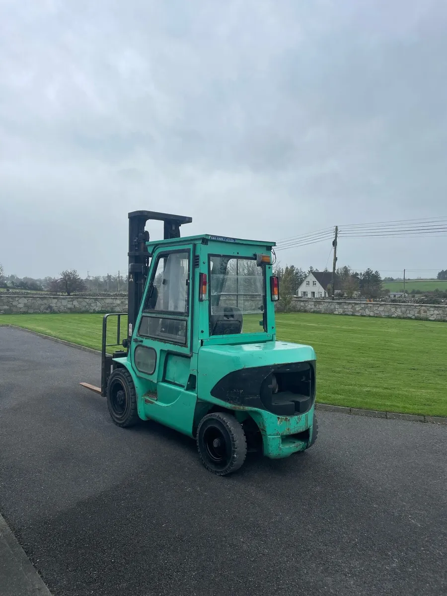 Forklift - Image 4