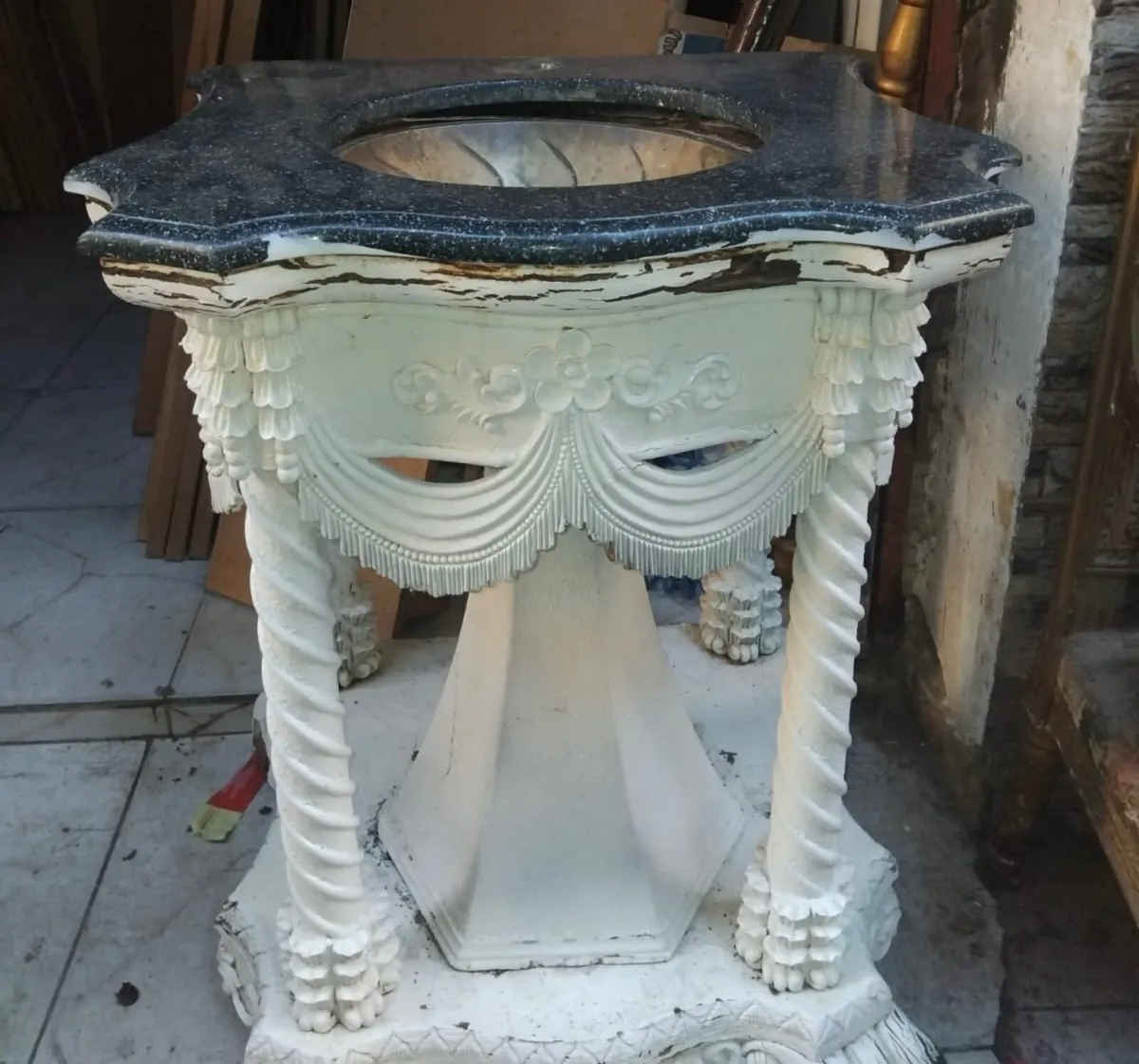 Lots of antique and old style furniture just in - Image 1