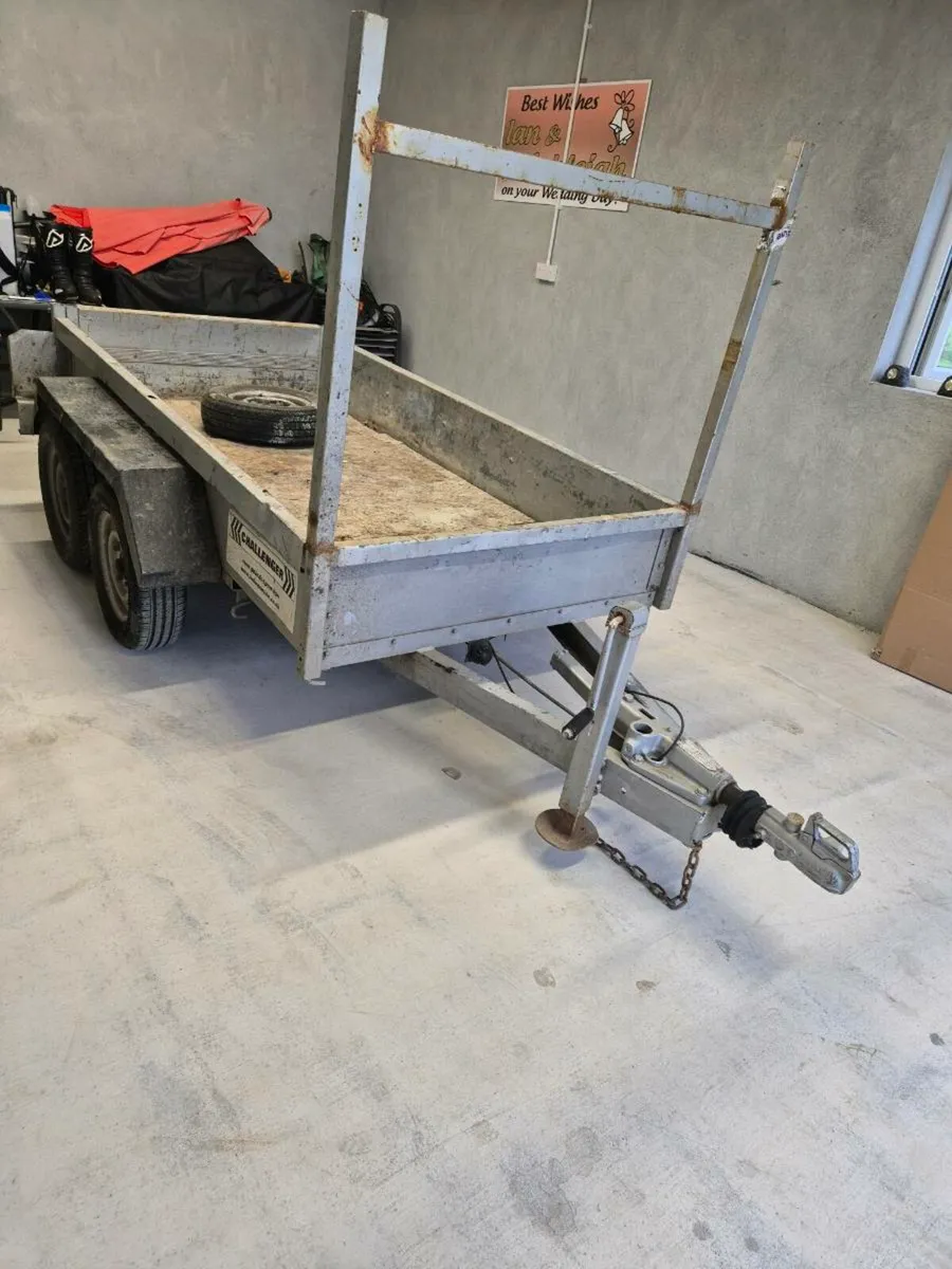 Trailer - Image 1