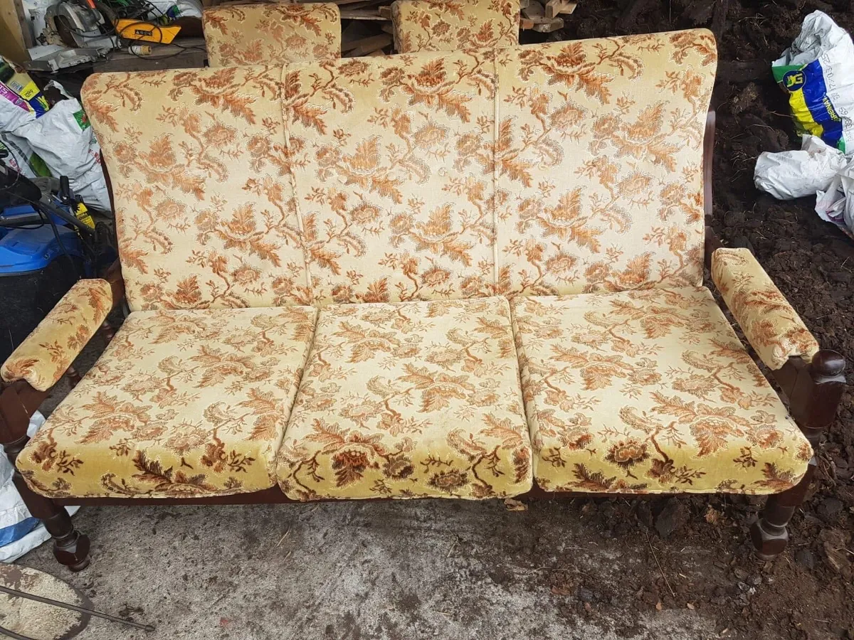 3 piece sofa - Image 1