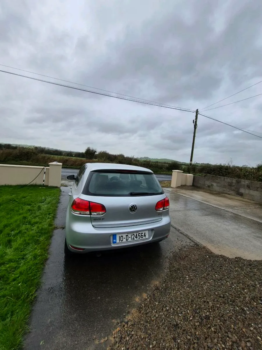 Volkswagen Golf 2010 - Image 2