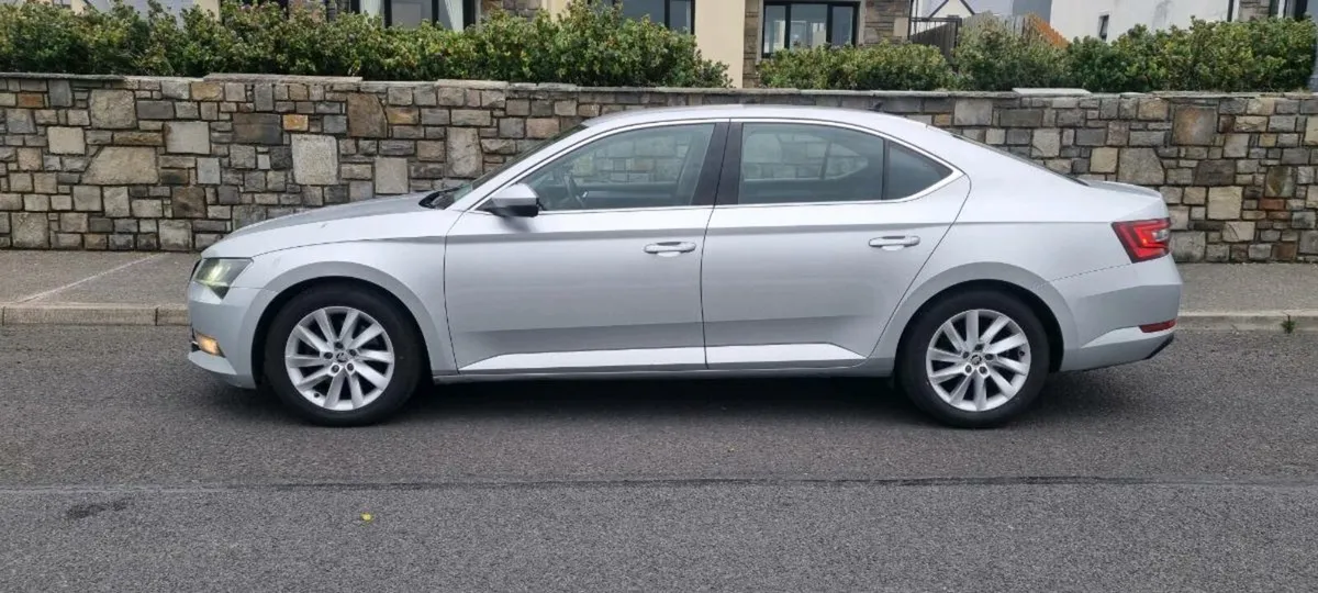 2018 Skoda Superb - Image 2