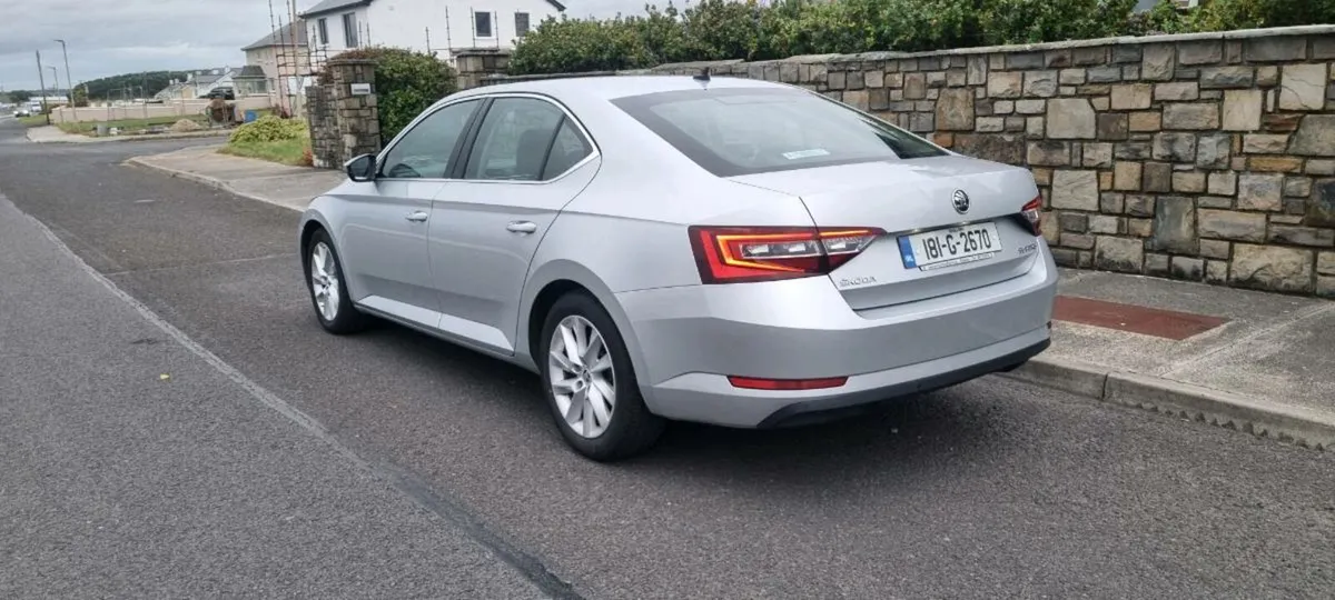 2018 Skoda Superb - Image 3