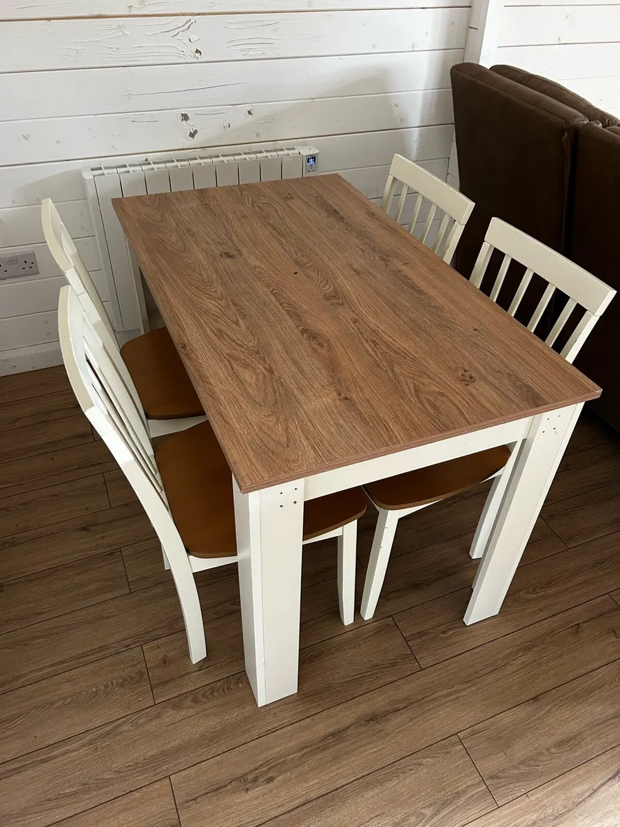Dining table - Image 1