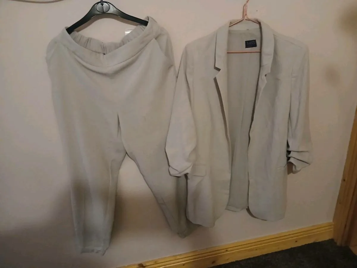 M&S 2 piece Size S - 8 to 10 - Image 2
