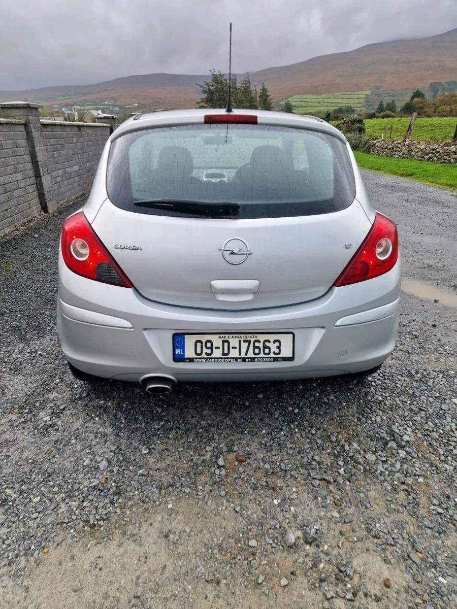 CAR - Image 4