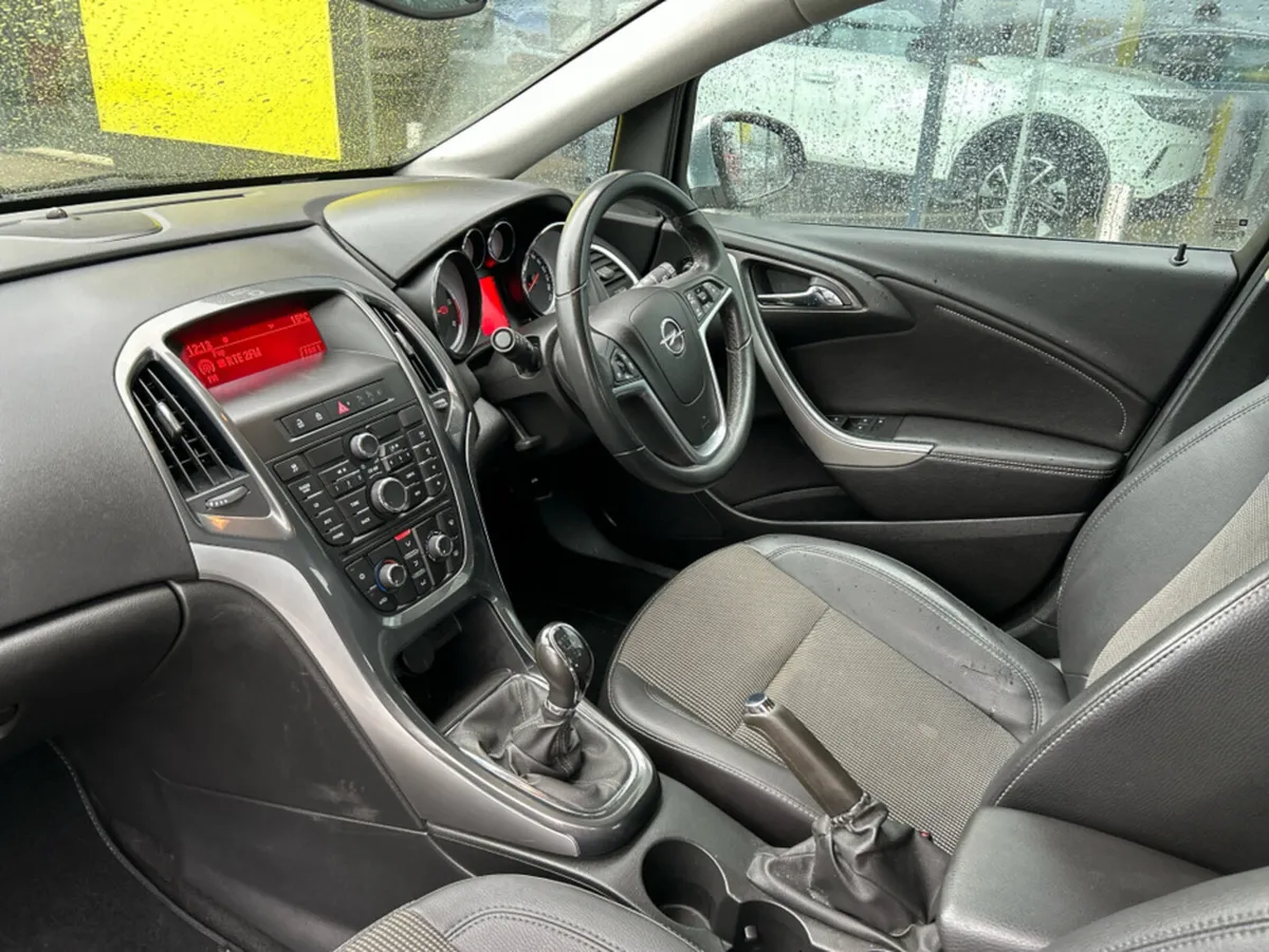 Opel Astra SE 1.3 CDTI 95PS 5DR - Image 3