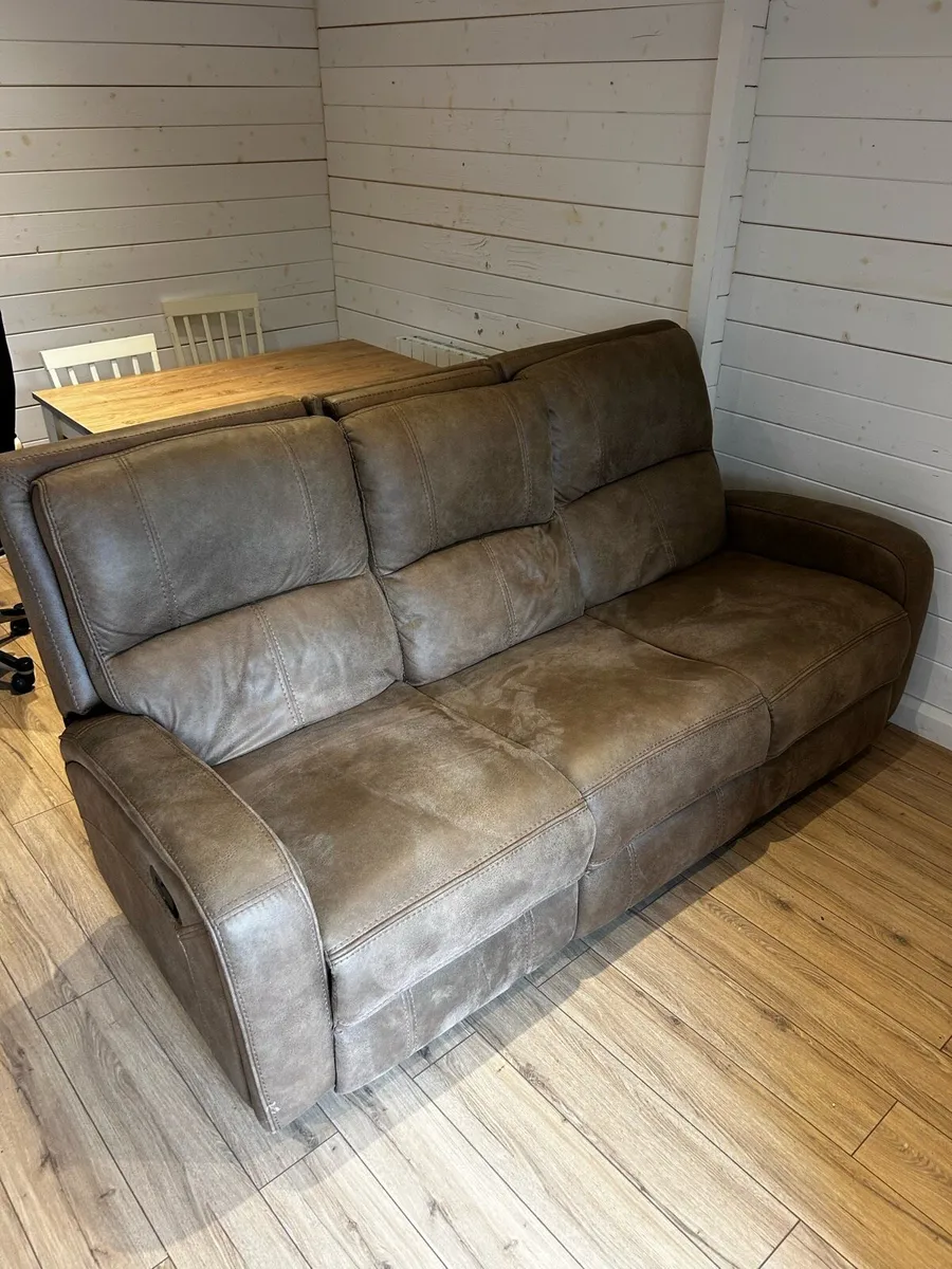3 seater recliner - Image 1
