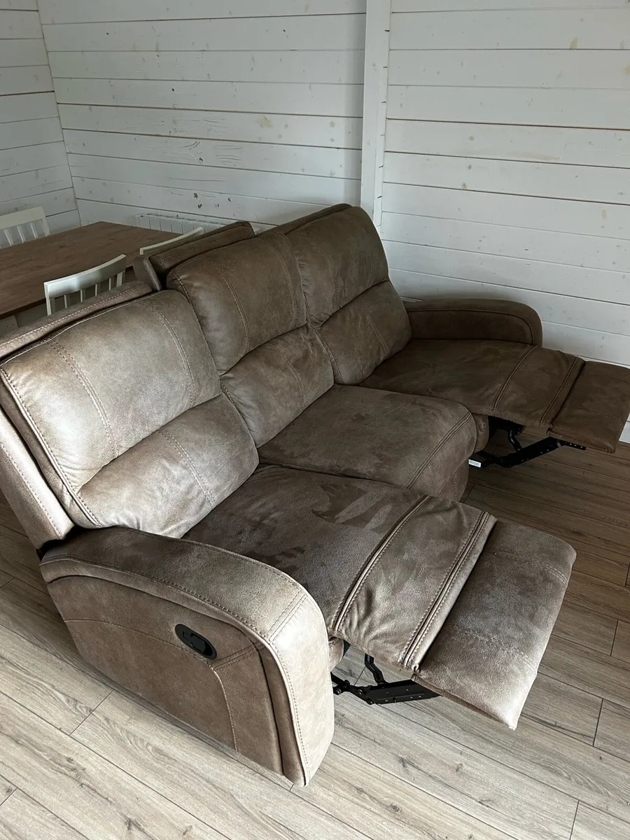 3 seater recliner - Image 4