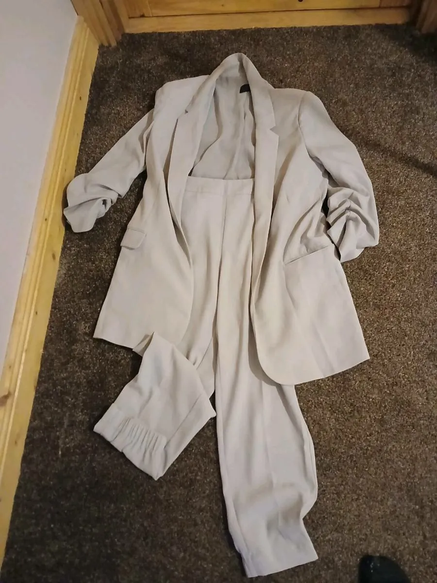 M&S 2 piece Size S - 8 to 10 - Image 1