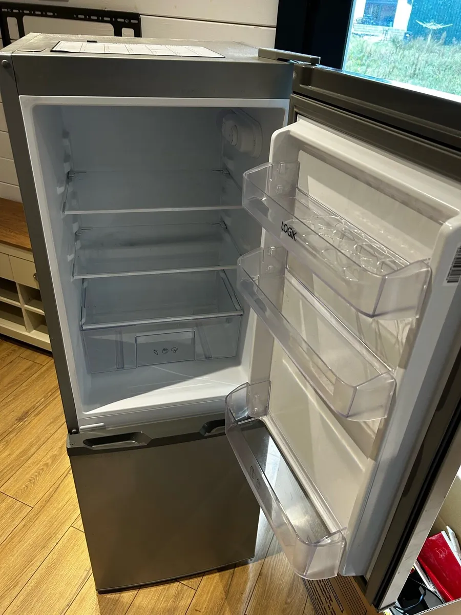 Logik fridge freezer - Image 2
