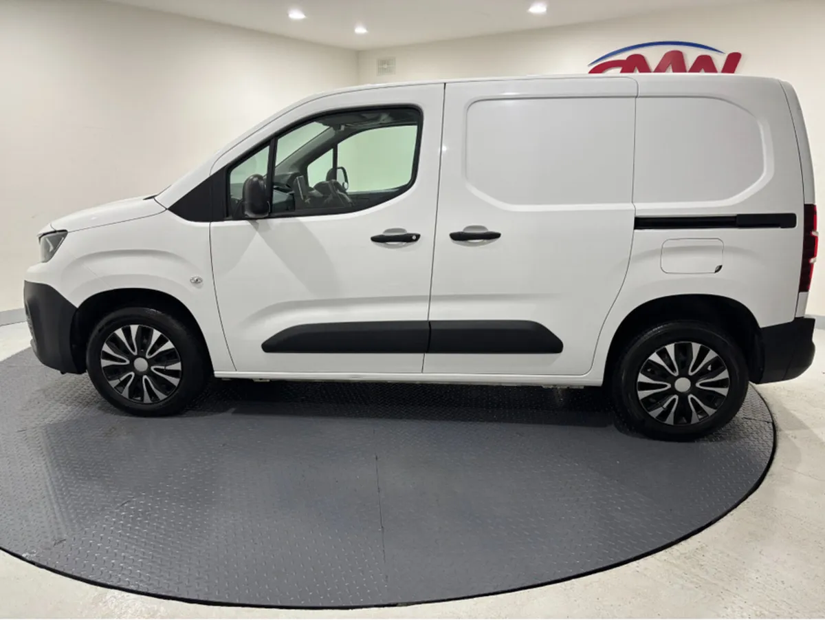 Peugeot Partner PROFESSIONAL 1000KG 1.5BLUEHDI 100 - Image 4