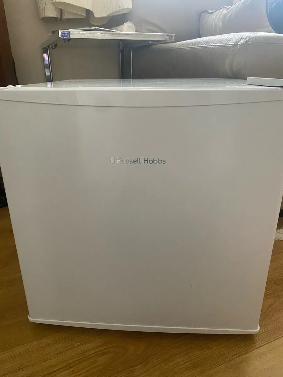 Mini fridge - Image 1