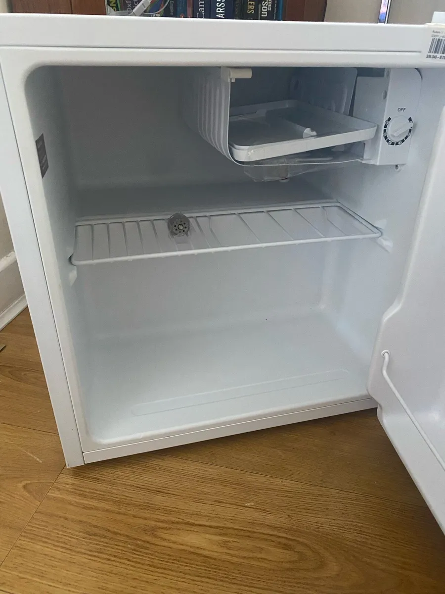 Mini fridge - Image 4