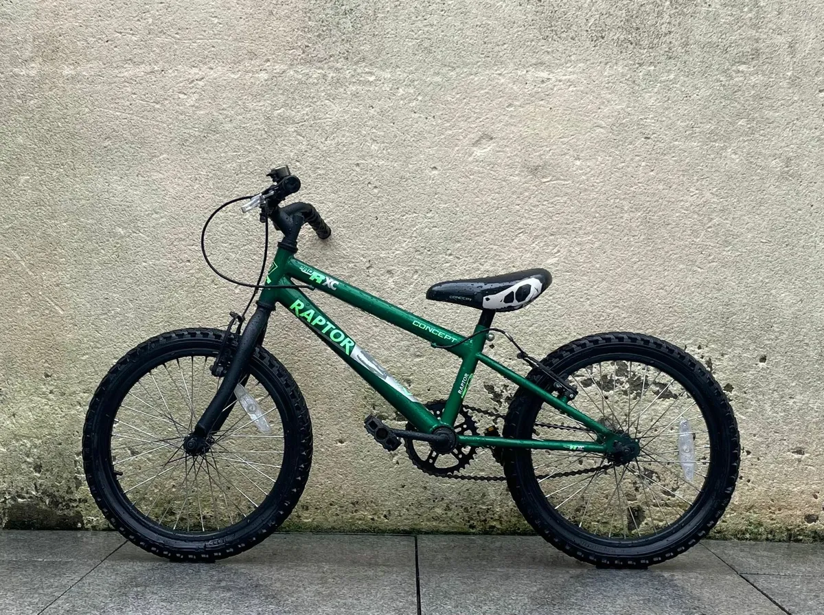 Apollo boys bicycle - Image 2