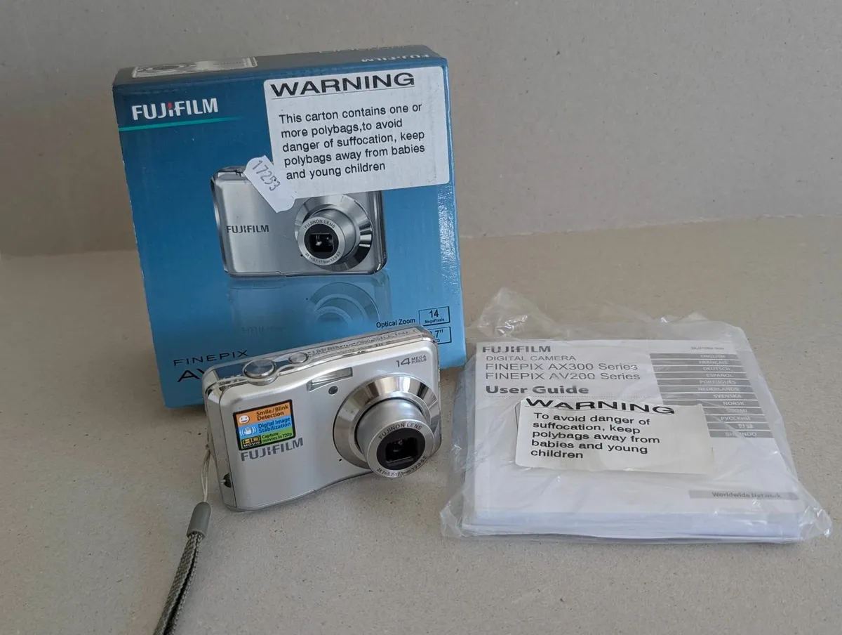 Fujifilm AV200 - CCD Digicam in Very Good Conditio - Image 1