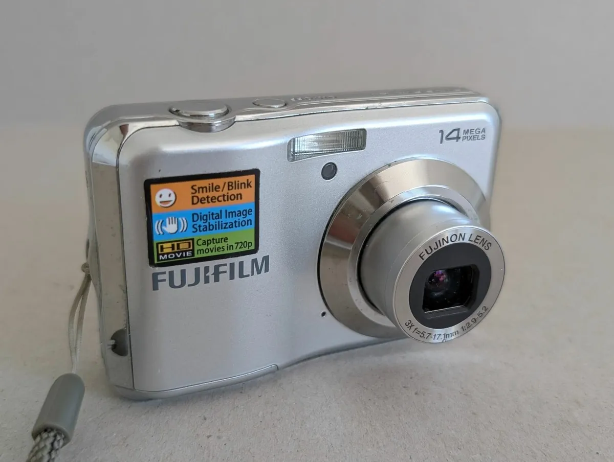 Fujifilm AV200 - CCD Digicam in Very Good Conditio - Image 3
