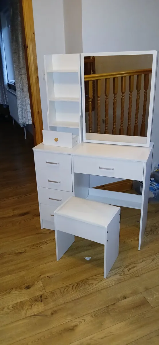 Dressing table - Image 2